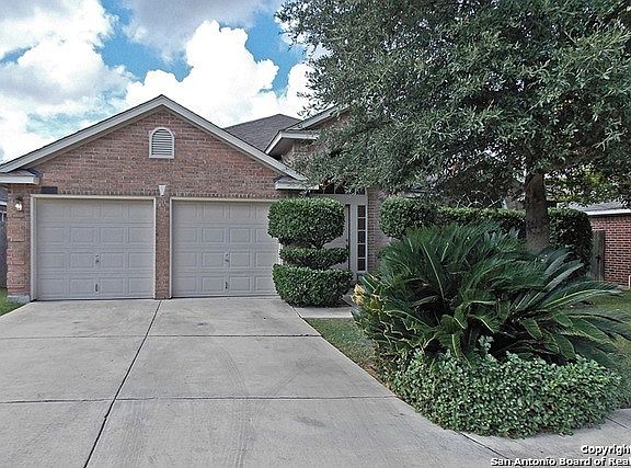 2nd image of 6118 Oakwood Trl