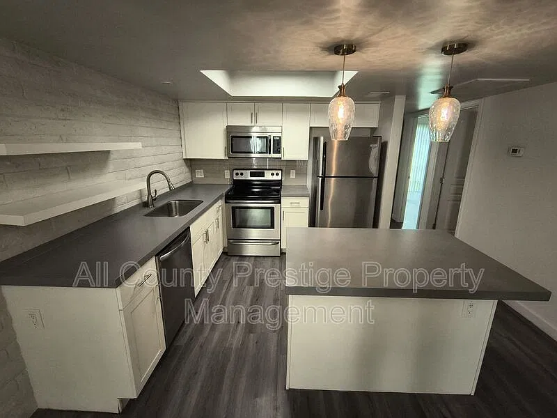 2 bed, 2.0 bath, 925 sqft, $1,750 — Photo 4