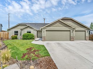 827 SW 23rd Ct, Redmond, OR 97756