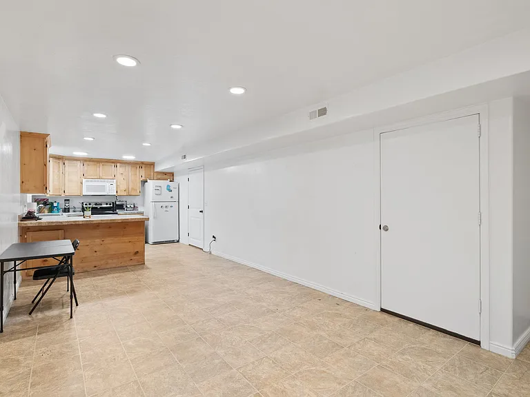 1297 S 950 W — Photo 13