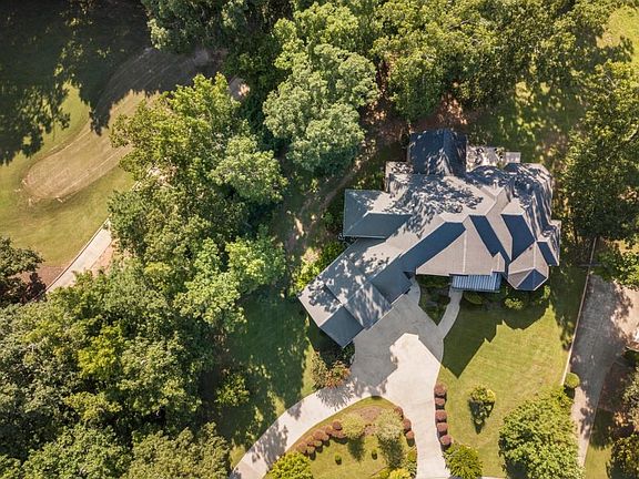 2nd image of 123 Royal Burgess Way