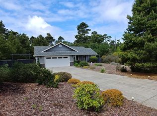 88142 Leeward Dr, Florence, OR 97439