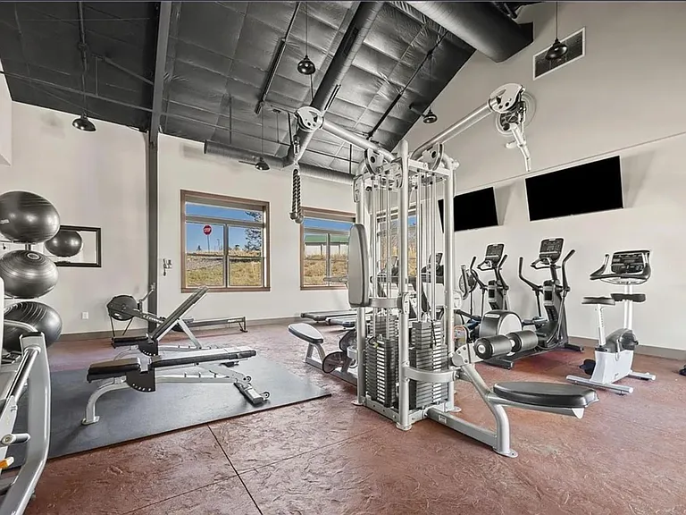 5907 Presidio Pkwy — Photo 28