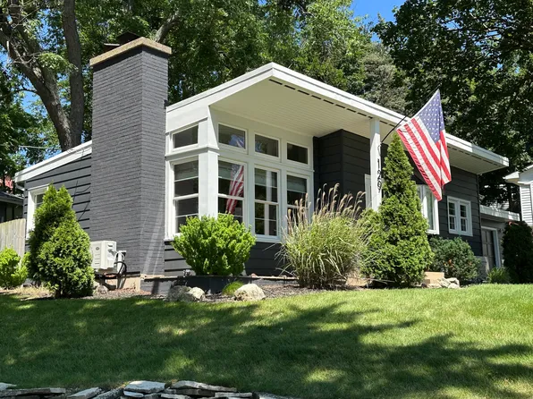 129 Oak St, Geneva, IL 60134