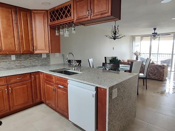5th image of 7080 Environ Blvd APT 526