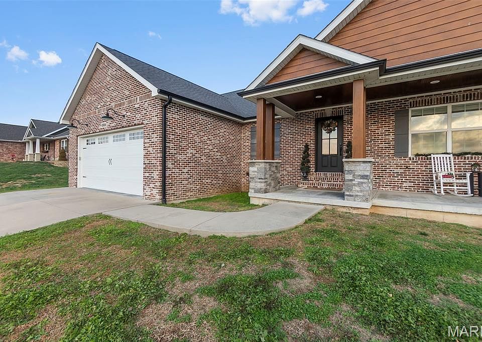 1st image of 2864 Clear Spring Pl