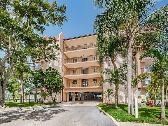 5th image of 2700 Bayshore Blvd APT 11401