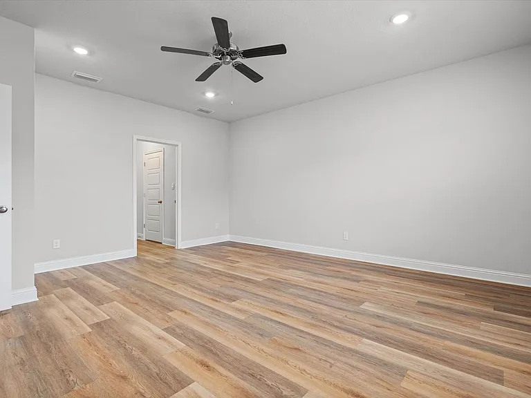 7307 Hawkins Mnr — Photo 8
