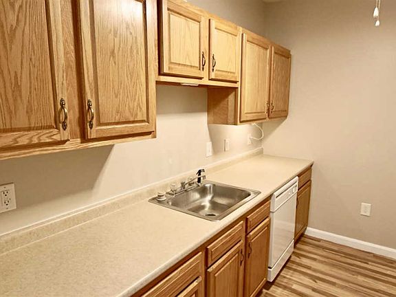 4th image of 18 Harbor Ave APT 404
