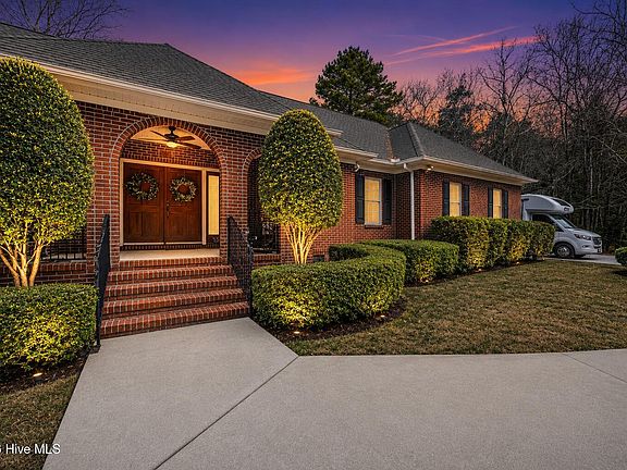 2nd image of 122 Spring Chase Lane