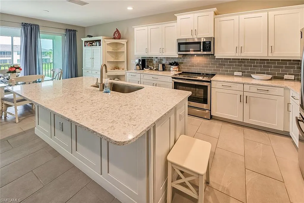 3 bed, 2.0 bath, 1725 sqft, $4,250 — Photo 1