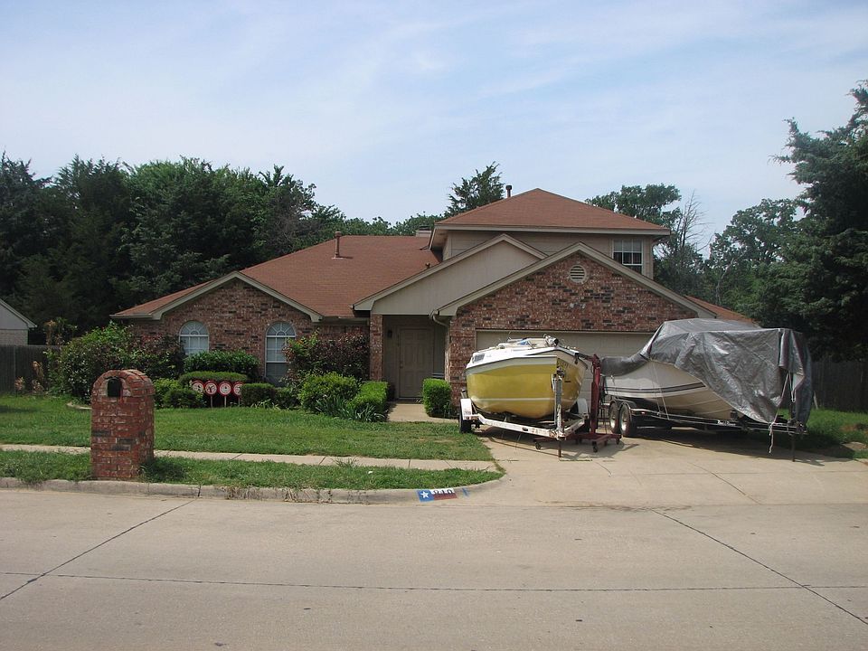 1st image of 819 Yellowstone Dr