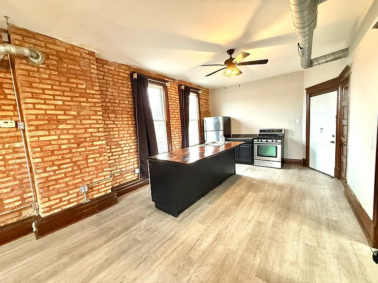 2141 S Marshall Blvd #2-R — Photo 5