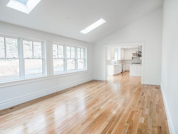 5th image of 337 Farm Ln