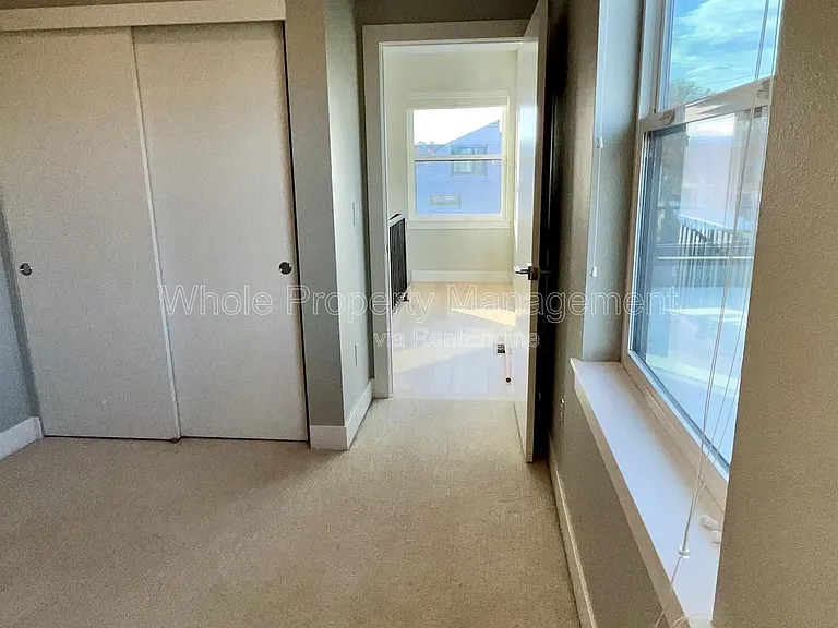 1547 Utica St — Photo 32