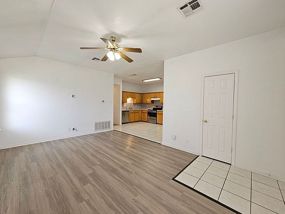 5th image of 5202 Daybreak Dr