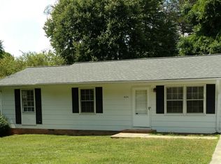 4131 Edgeware Rd, Winston Salem, NC 27106