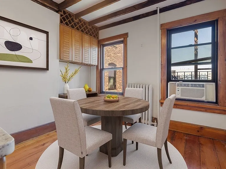 31 Myrtle St #4 — Photo 9