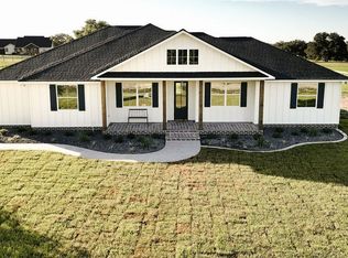 98 Cloverleaf Trl, Victoria, TX 77905