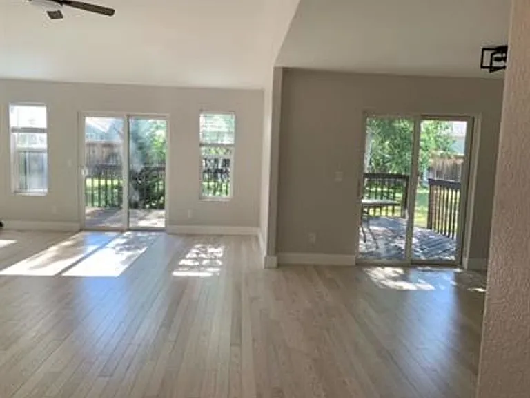 420 Mineral Ave — Photo 4