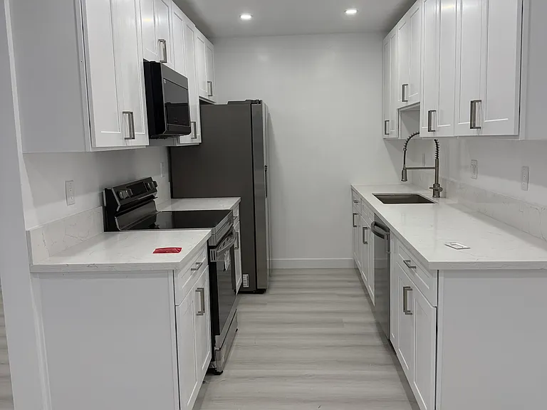 1247 N Orange Grove Ave #108 — Photo 1