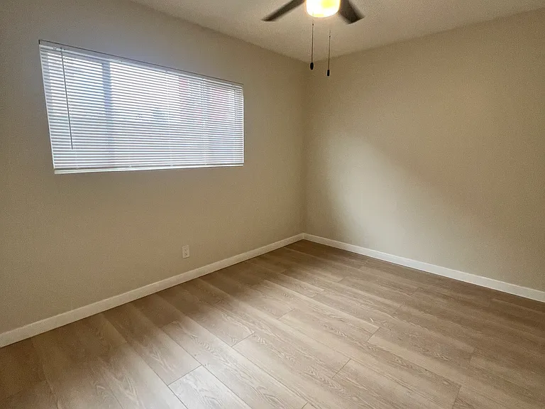 861 N Washington Pl #2 — Photo 5