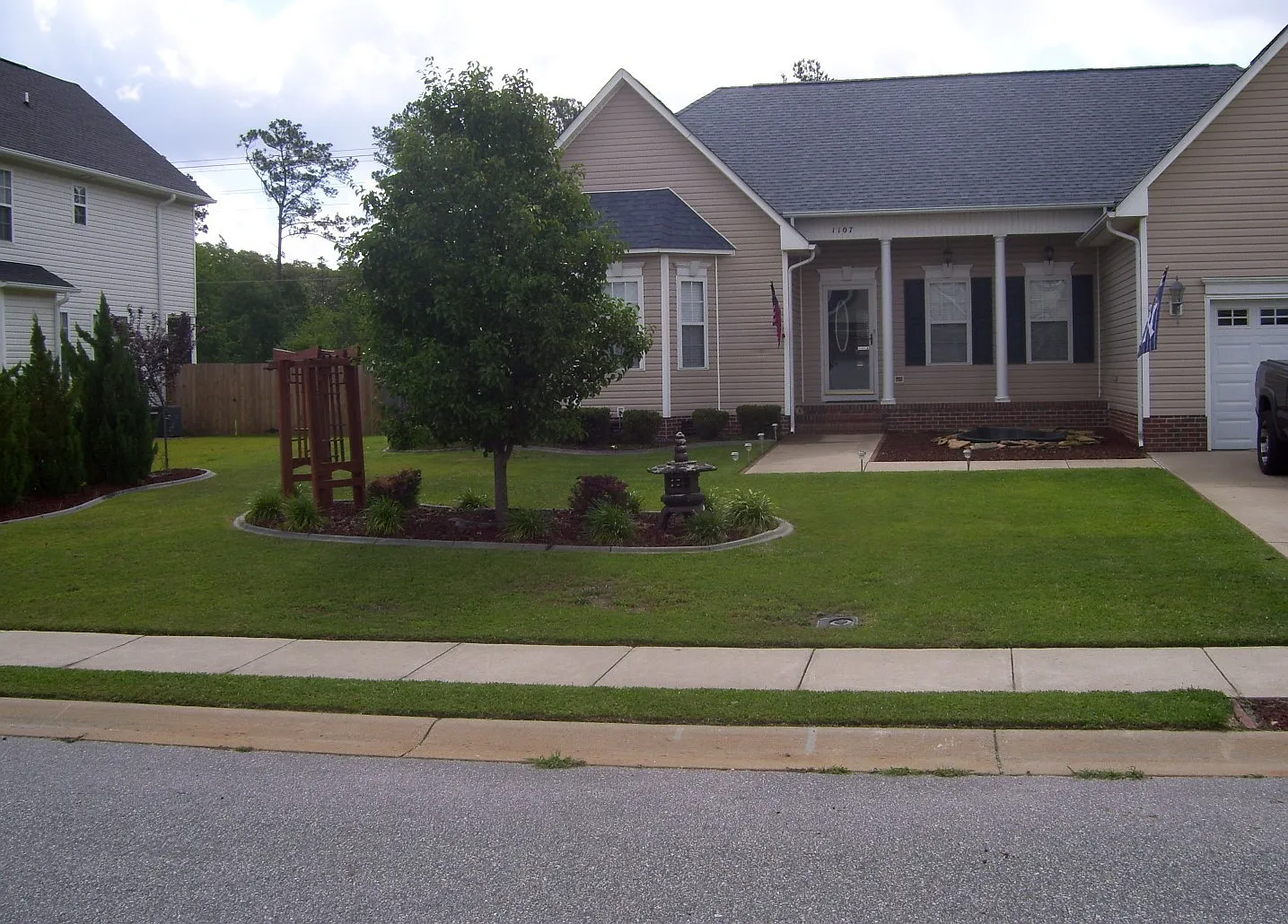 4 Bedroom 2.5 Bathroom! Bridlewood Subdivision! Coming Available At The End Of July! — Photo 2