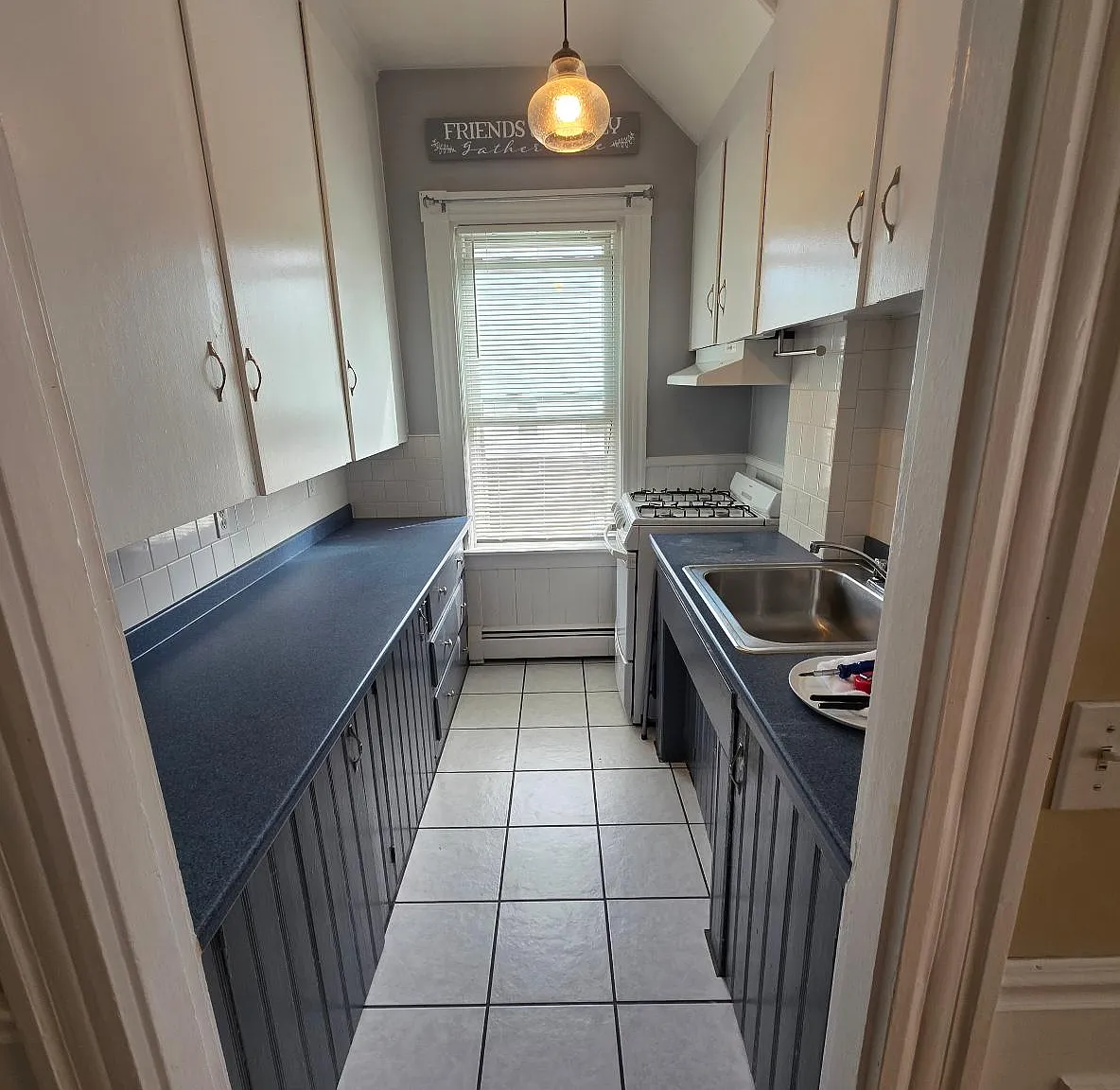 2 bed, 1000 sqft, $1,300 — Photo 3