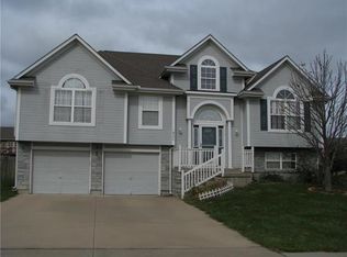 1502 Drury Cir, Raymore, MO 64083