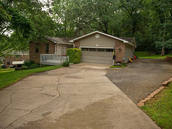 2nd image of 120 Sunset Dr