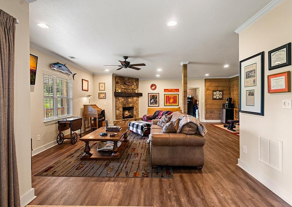 37th image of 270 Ausburn Rd