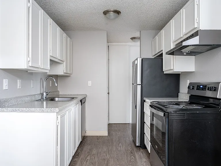 Oak Grove — Photo 15