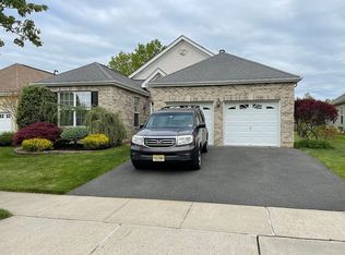 13 Colonial Way, Allentown, NJ 08501