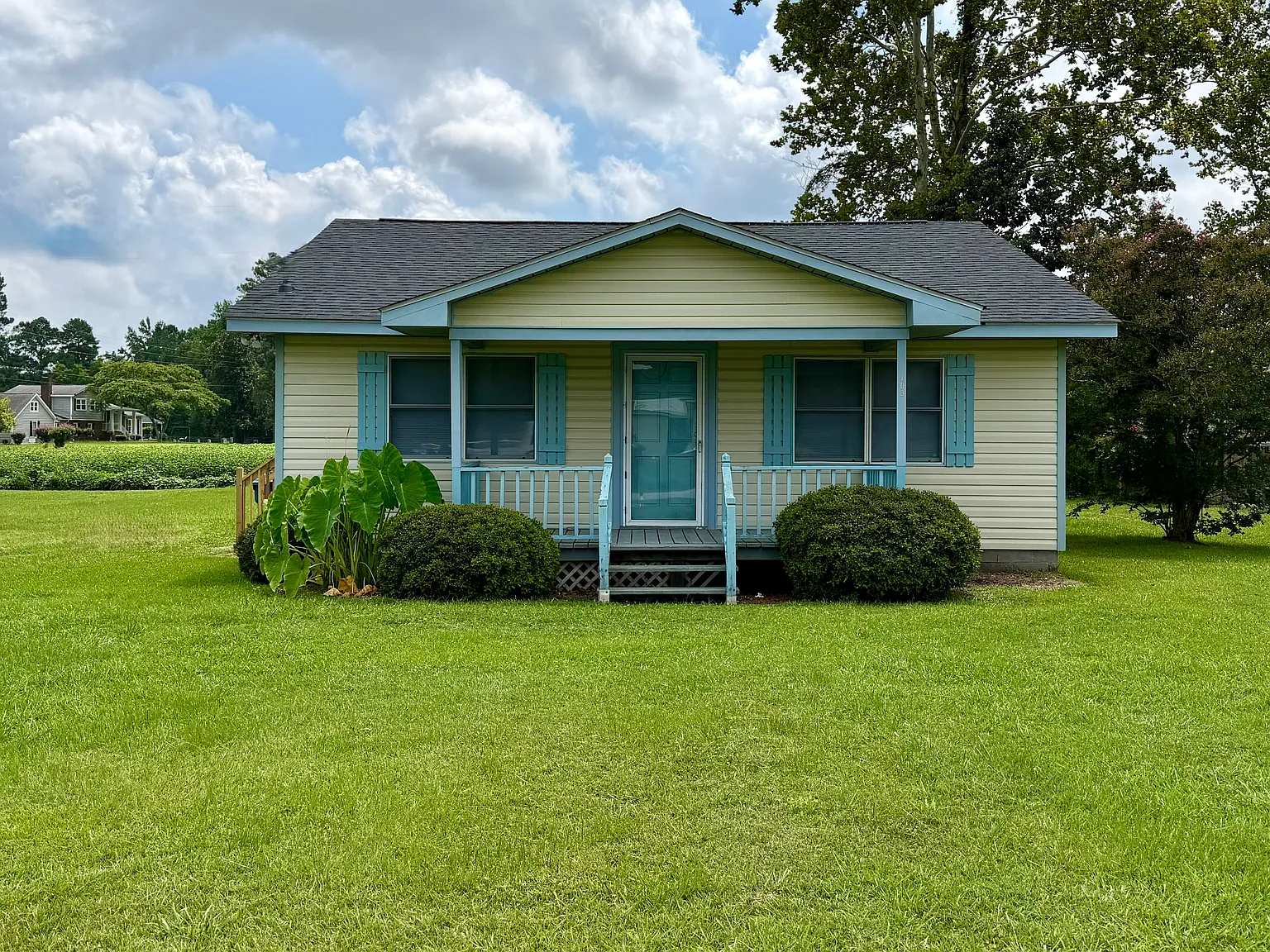 3 bed, $1,295 — Photo 1