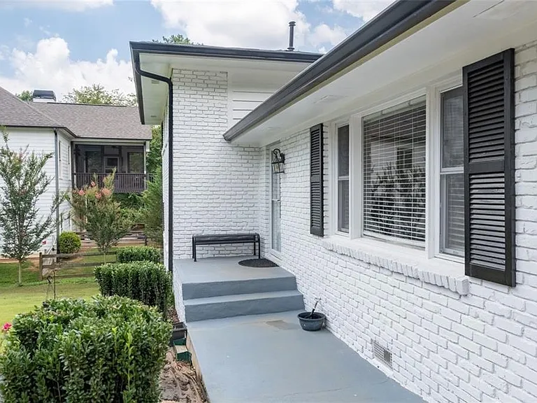 353 Westside Dr — Photo 3
