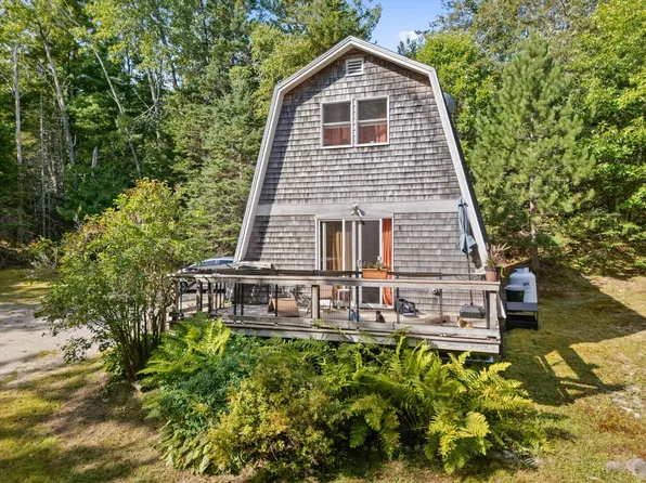8 Maslow Square #8, Blue Hill, ME 04614