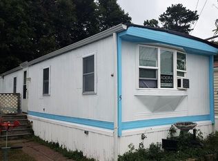 5 Swan Cir, Bourne, MA 02532