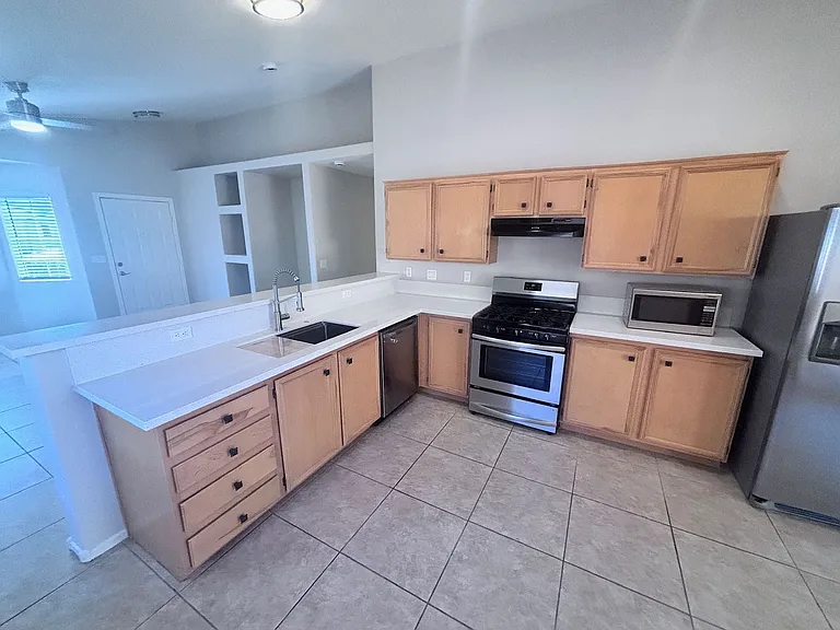 4912 Whispering Spring Ave — Photo 7