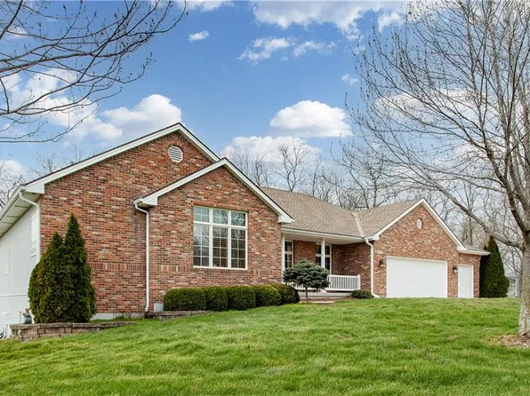 4203 SE Willow Ridge Ct, Blue Springs, MO 64014