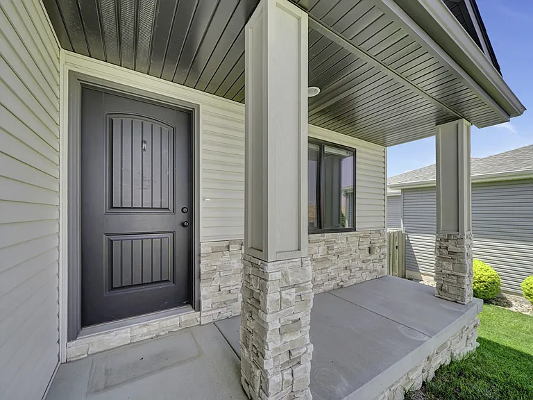 7339 Yankee Woods Dr — Photo 2