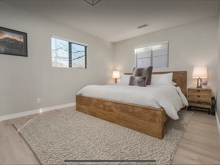 80 Oak Creek Blvd — Photo 4