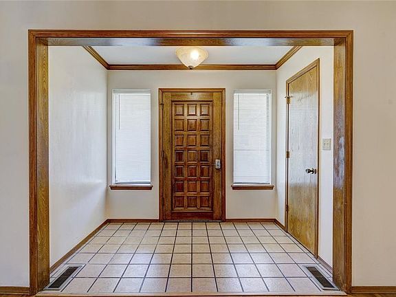 4th image of 813 Madeline Dr