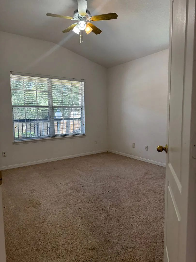 Apopka Overlook At Parkside Condominium 2 Bedroom 2 Bath with 1 car garage -Comfortable Living! — Photo 3