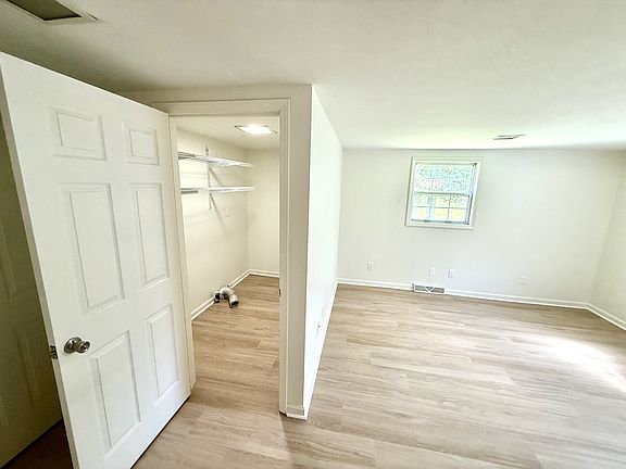 3rd image of 1602 Glenside Dr
