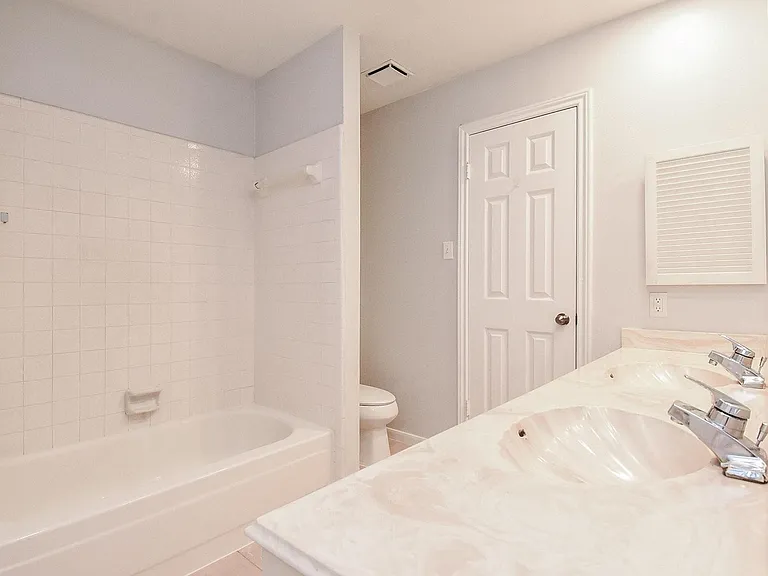 14418 Royal Hill Dr — Photo 17