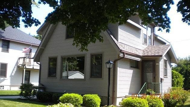1st image of 927 Oakland Ave