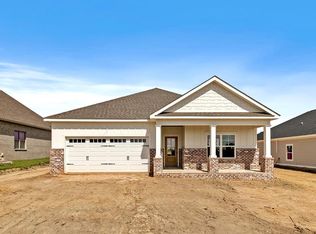 262 Weeping Willow Trl, Headland, AL 36345