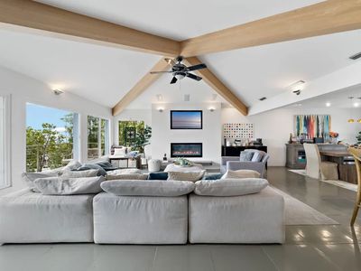 735 Lachman Ln, Pacific Palisades, CA, 90272