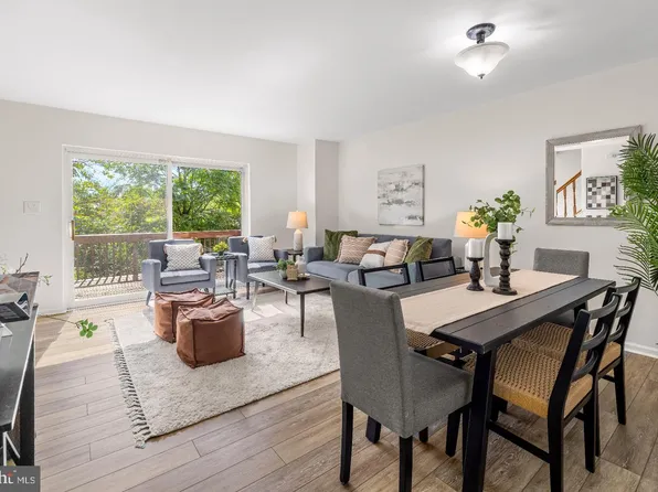 919 Dartmouthglen Way, Baltimore, MD 21212
