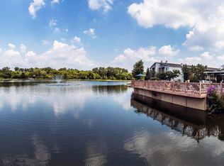 2230 Hassell Rd APT 302, Hoffman Estates, IL 60169